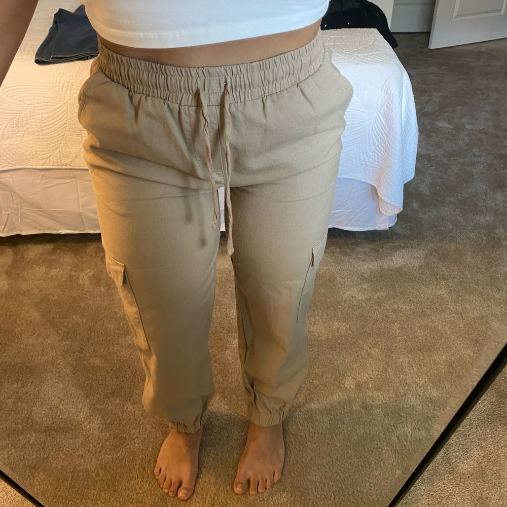 Woman’s Linen Joggers